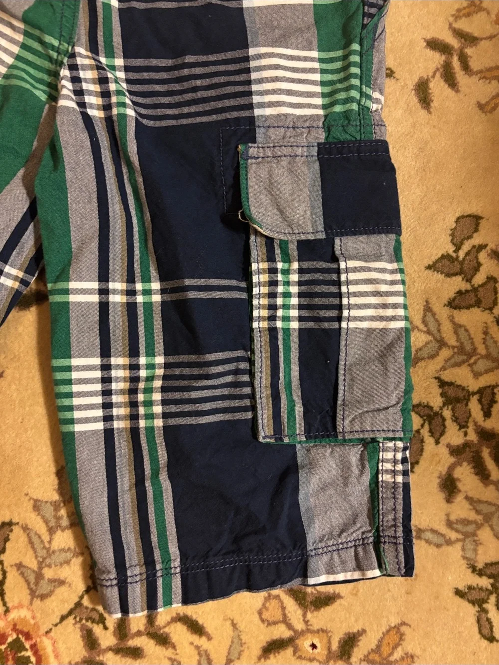Gap kids Slim Plaid Cargo Boy’s Shorts in Navy & Green